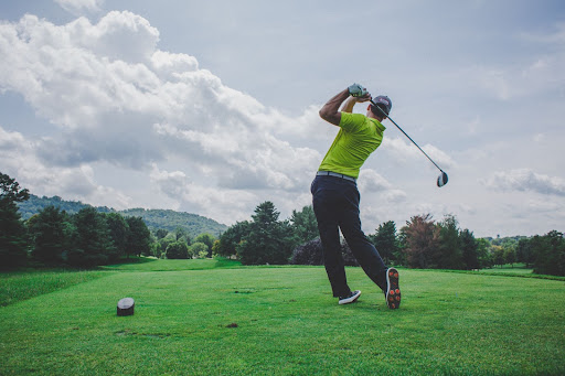 What are the Secret Health Benefits of Golf for Seniors